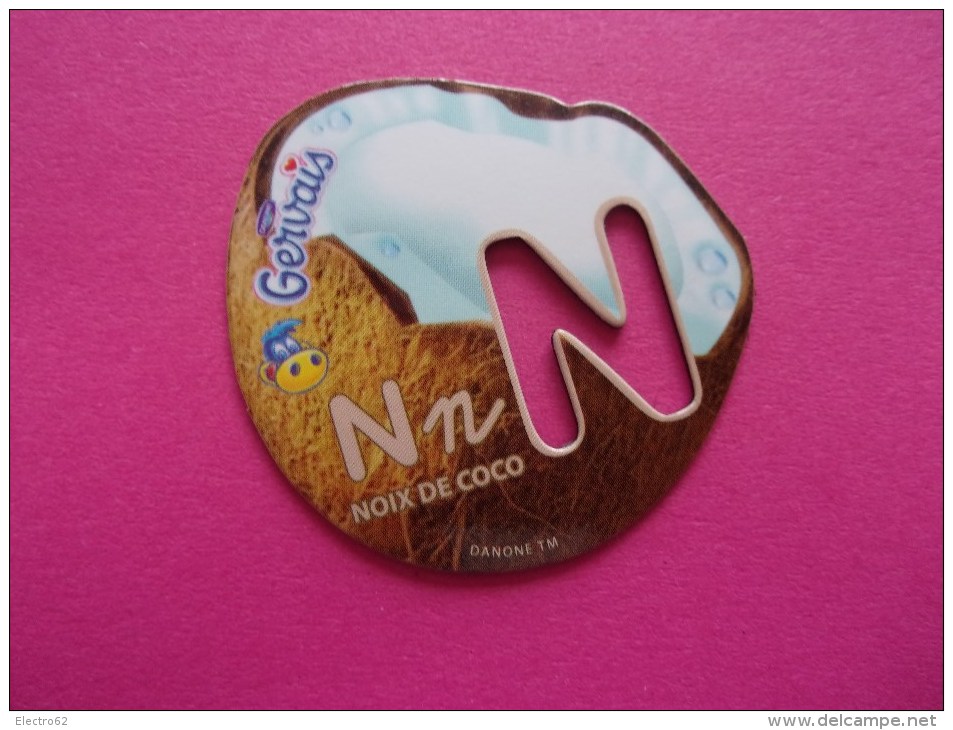 Magnet Danone  Gervais Noix De Coco Fruit  LettreN - Lettres & Chiffres