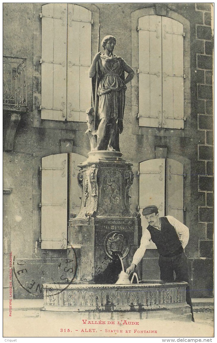 11 Alet, Statue Et Fontaine, Homme Qui Puise De L'eau.... - Autres & Non Classés