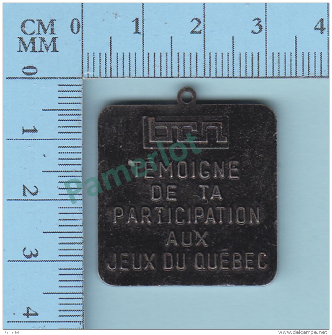 Jeux Du Quebec 1985  - Commandité BCN Temoigne De Ta Participation ... -  3.3 X 3 X 0.2 Cm  15 Grammes - 2 Scans - Autres & Non Classés