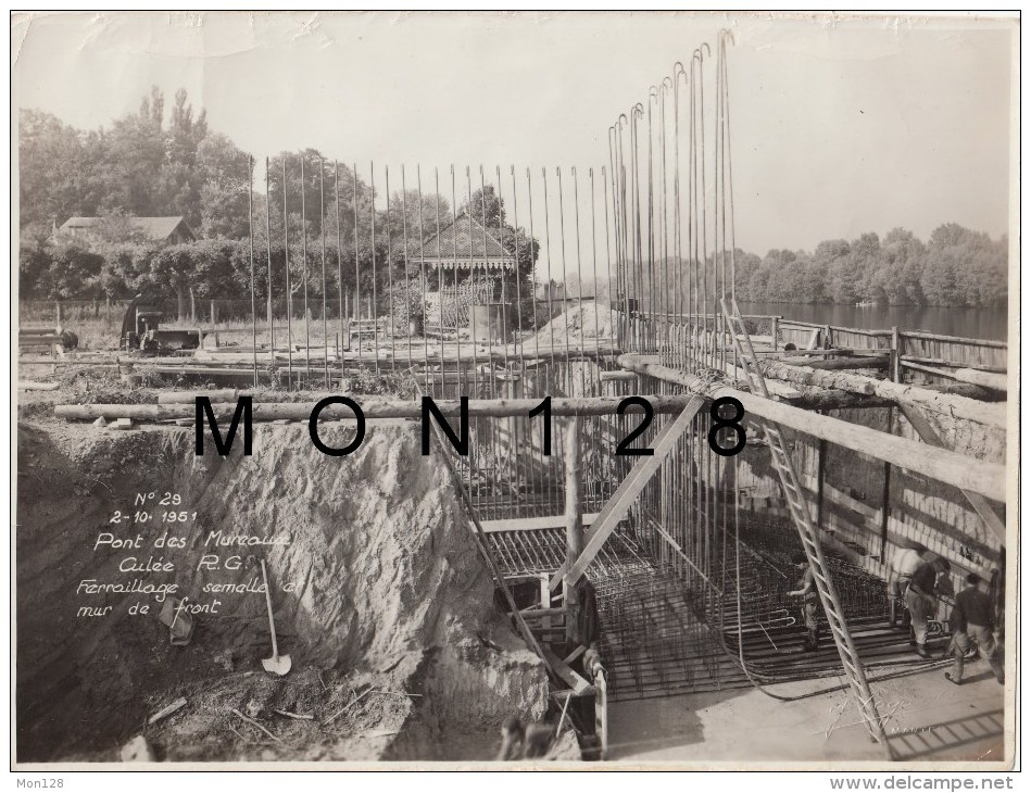 LES MUREAUX - PHOTO ORIGINALE 23X17 CMS - CONSTRUCTION DU PONT  ILE BELLE - N° 29 -2/10/1951 FERRAILLAGE SEMELLE ET MUR - Orte