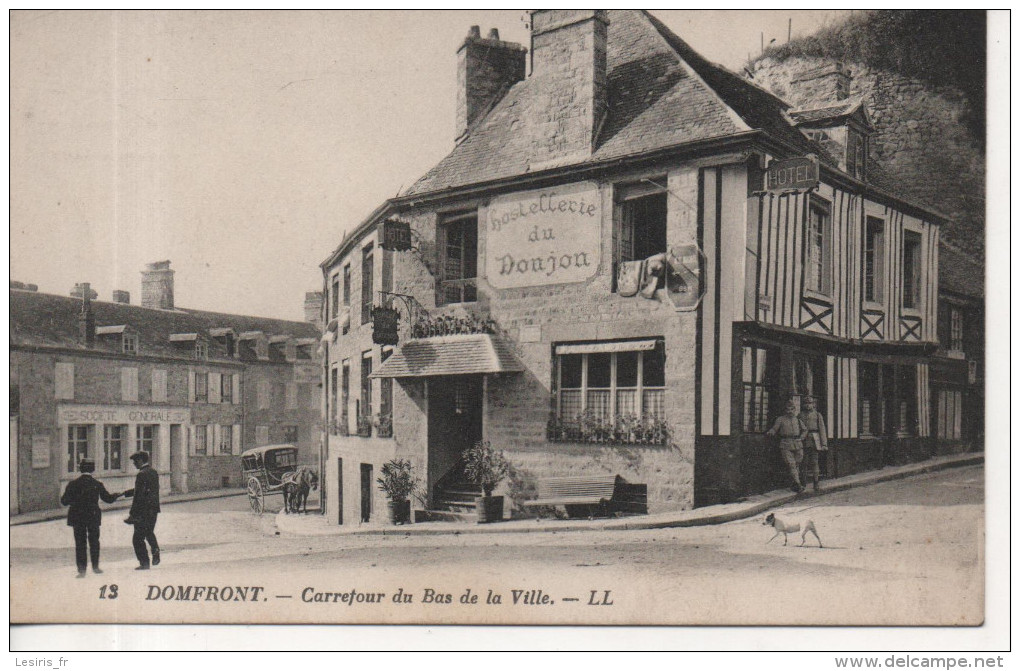 CPA - DOMFRONT - CARREFOOUR DU BAS DE LA VILLE - 13 - L. L. - HOSTELLERIE DU DONJON - - Domfront