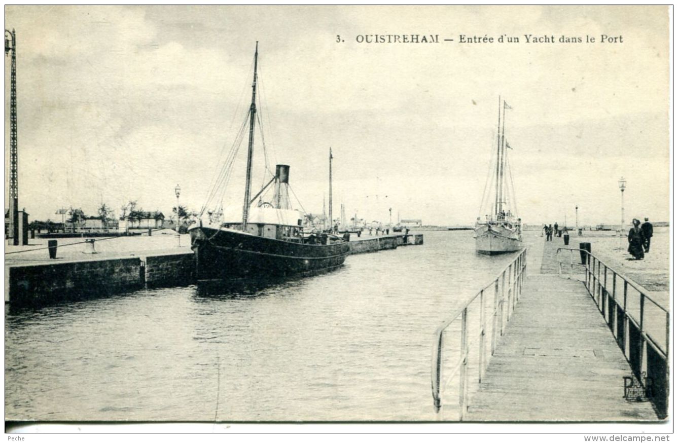 N°571 E -cpa Ouistreham  -entrée D'un Yacht Dans Le Port- - Commerce