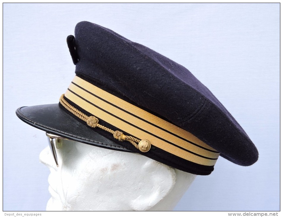 ANCIENNE CASQUETTE CAPITAINE  ARMEE De L'AIR - SUPERBE ETAT - Casques & Coiffures