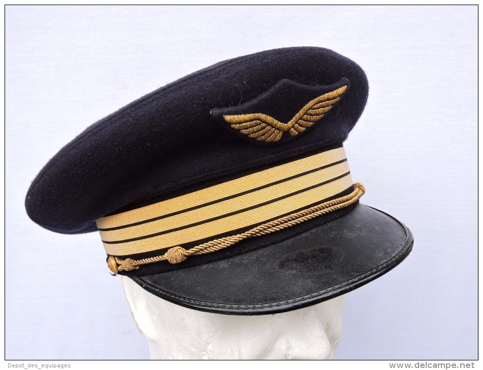 ANCIENNE CASQUETTE CAPITAINE  ARMEE de L'AIR - SUPERBE ETAT