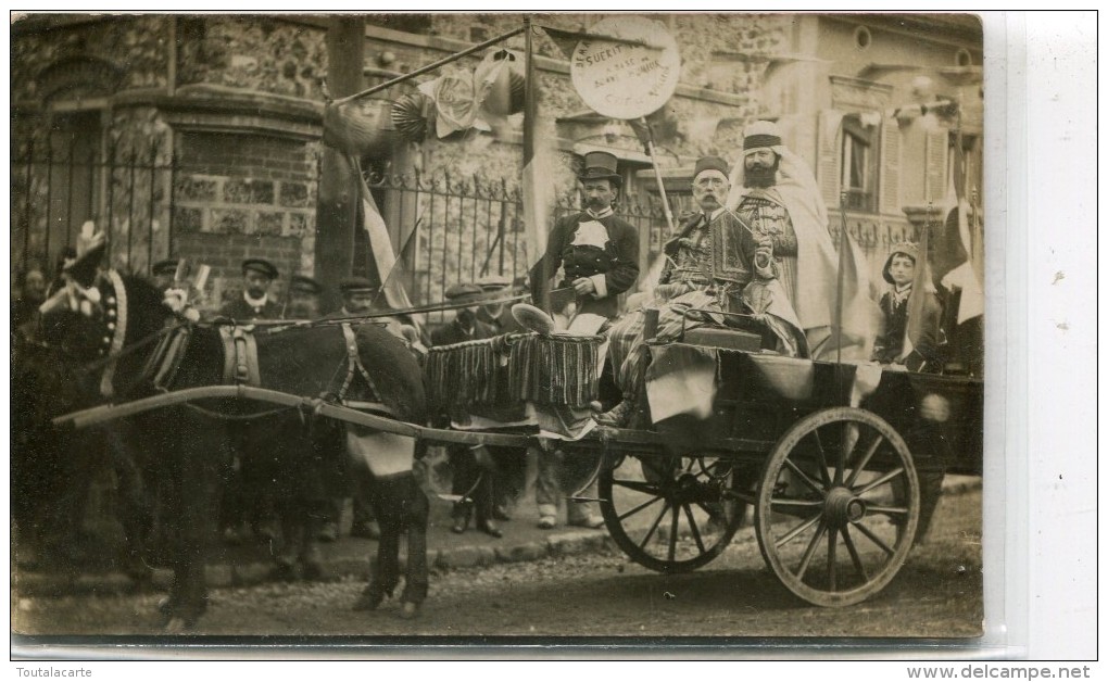 95 CARTE PHOTO DE PIERRELAYE Carnaval .. Pas De Précision Au Verso Voir Personnages - Pierrelaye