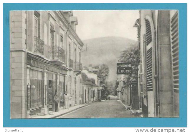 CPA Une Rue ARGELES 65 - Argeles Gazost