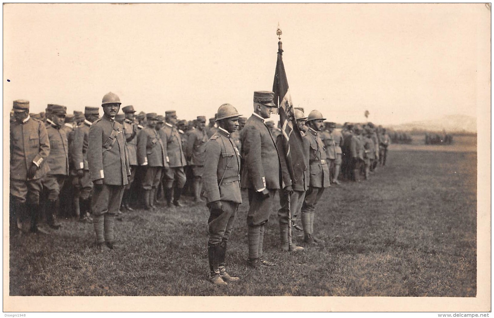 05842 "REPARTI DEL REGIO ESERCITO SCHIERATI IN PARATA NELLA I GUERRA MONDIALE". FOTOGRAFIA ORIGINALE - Guerra, Militari