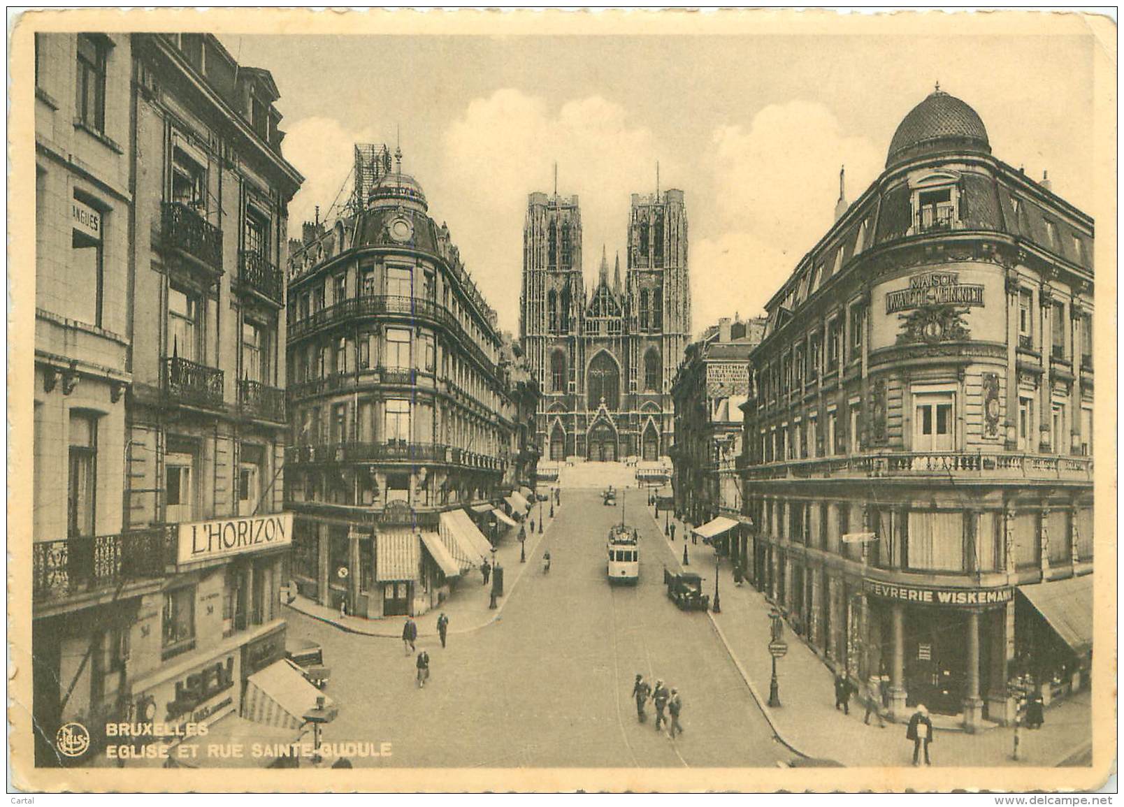 CPM - BRUXELLES - Eglise Et Rue Sainte-Gudule - Avenues, Boulevards