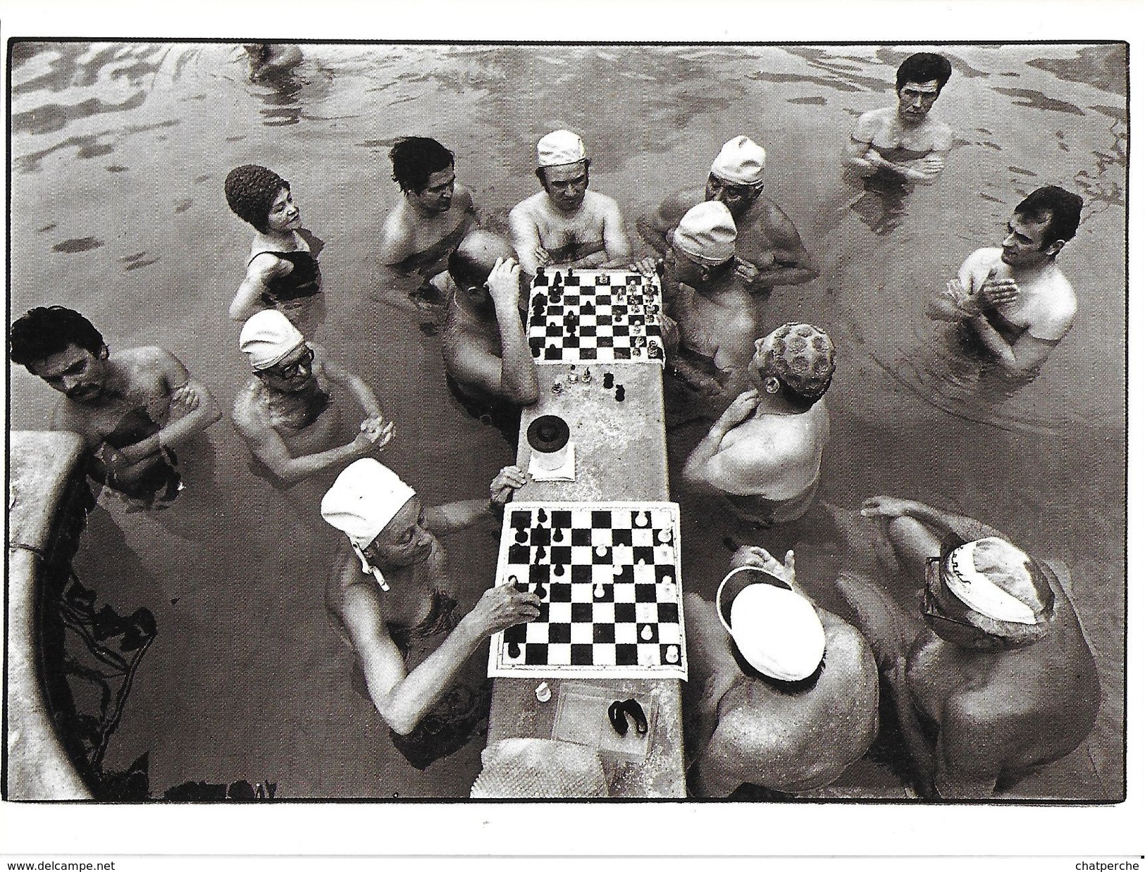 JEU JEUX ECHECS CHESS PHOTOGRAPHIE LAURENCE BRUN BUDAPEST MAI 1980 BAIN RIVIERE PISCINE - Chess