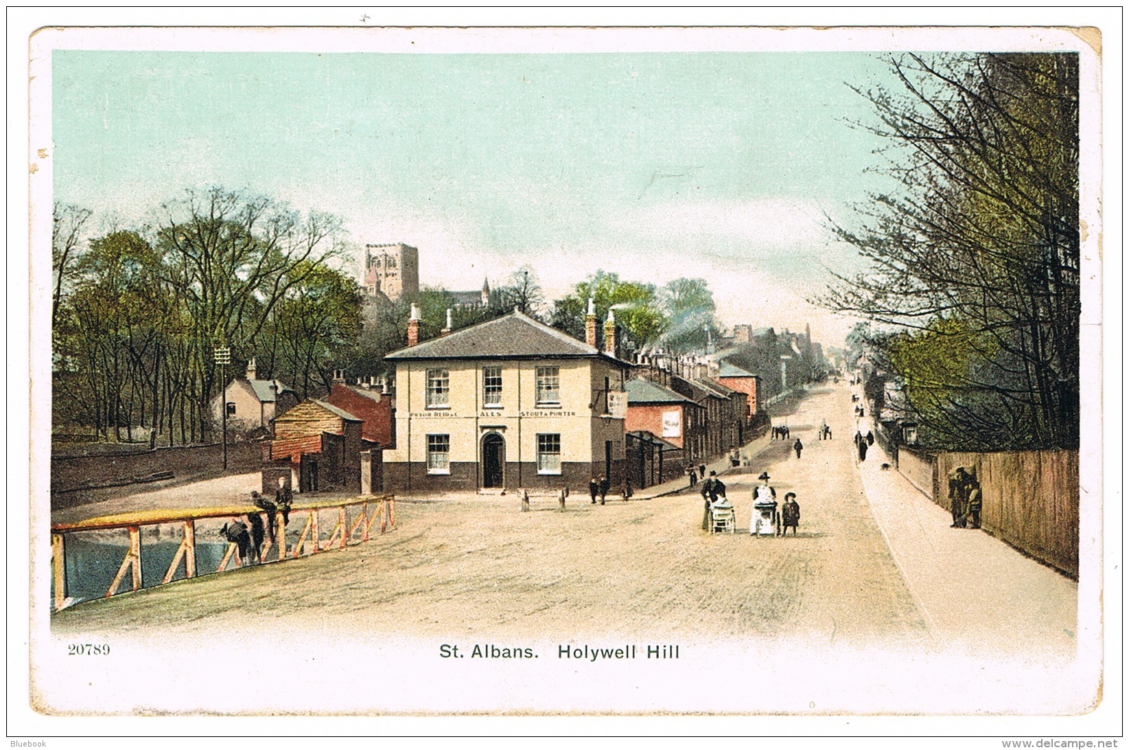 RB 1102 -  Early Postcard - Holywell Hill &amp; Public House - St Albans Hertfordshire - Hertfordshire