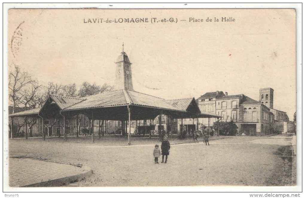 82 - LAVIT-DE-LOMAGNE - Place De La Halle - 1924 - Lavit