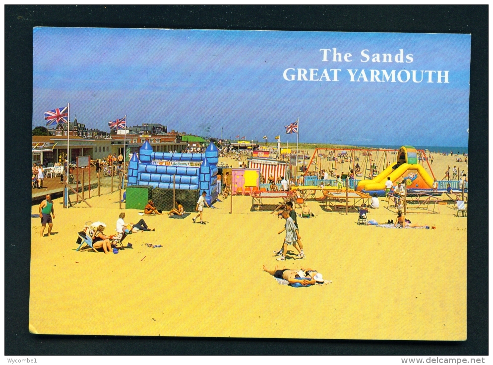 ENGLAND  -  Great Yarmouth   The Sands  Used Postcard - Great Yarmouth