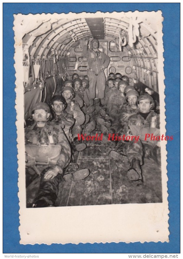 Carte Photo - PAU - Groupe De Parachutiste à L'intérieur D'un Avion - TOP - Para Parachute Plane - Parachutespringen