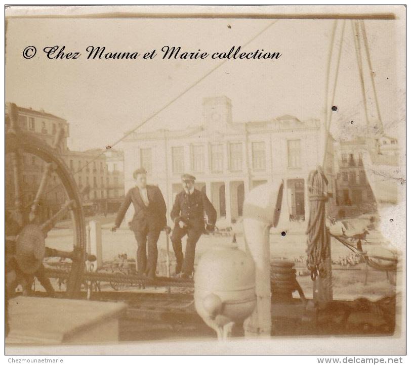 ALGERIE 1920 - BONE ANNABA - ARRIVEE AU PORT - SUR LE PONT - BATEAU NAVIRE - PHOTO 7 X 6 CM - Bateaux