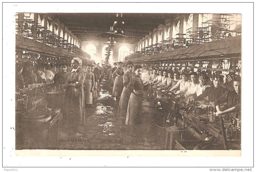 CPA - 30 SAINT AMBROIX Intérieur De La Filature Neuve : Femmes Devant Des Machines - Saint-Ambroix