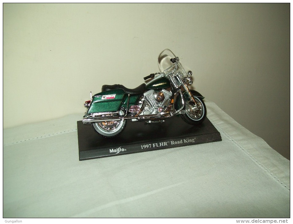 Harley Davidson(1997 FLHR  Road King) "Maisto"  Scala 1/18 - Moto