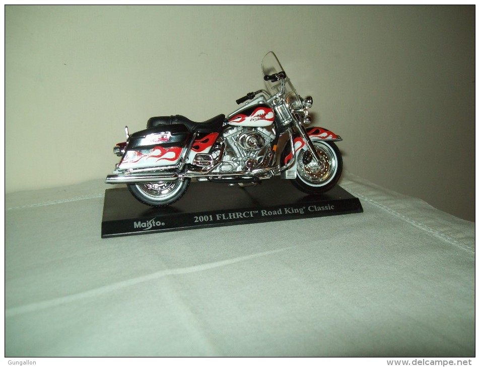 Harley Davidson(2001FLHRCI  Road King Classic) "Maisto"  Scala 1/18 - Motos