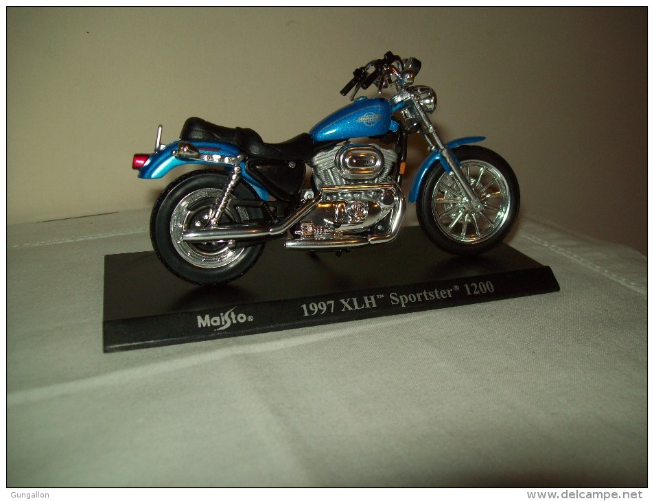 Harley Davidson (1997 XLH Sportster 1200) "Maisto"  Scala 1/18 - Motorcycles