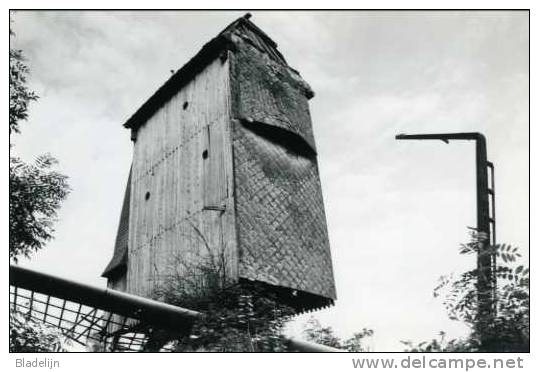 MERE (O.Vl.) - Molen/moulin - Spectaculaire Opname V.d. Kruiskoutermolen Of Jezuïetenmolen Met Afgevallen Wieken (1990) - Erpe-Mere