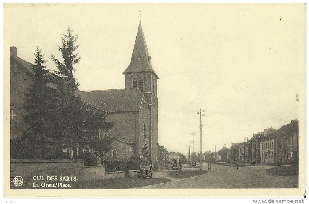 Cul-des-Sarts -- La Grand' Place.      (2 Scans) - Cul-des-Sarts