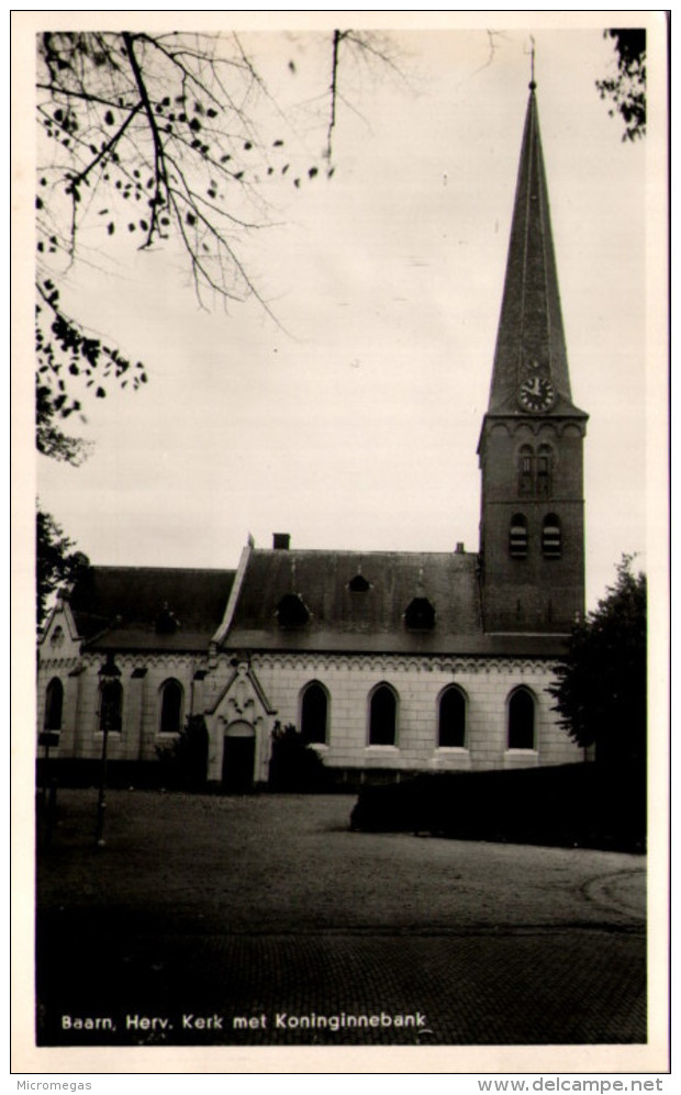 BAARN - Herv. Kerk Met Koninginnebank - Baarn