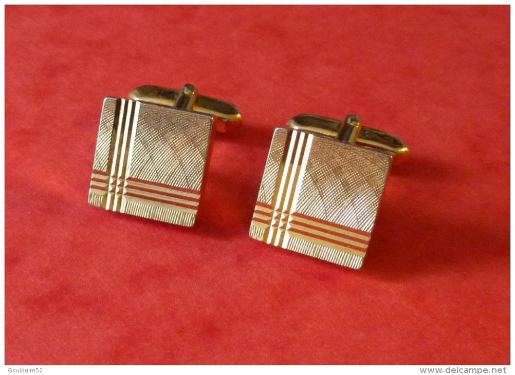 Boutons De Manchettes - Cuff Links & Studs