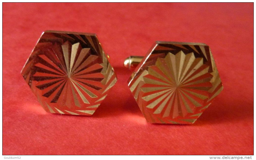 Boutons De Manchettes - Cuff Links & Studs