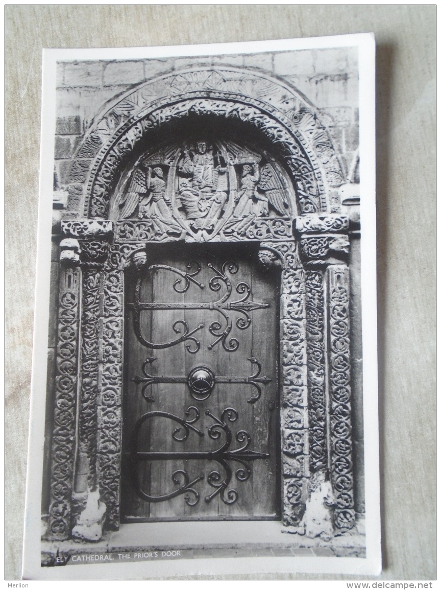 D137845.401  Cambridge  ELY  Cathedral   Prior's Door - Ely