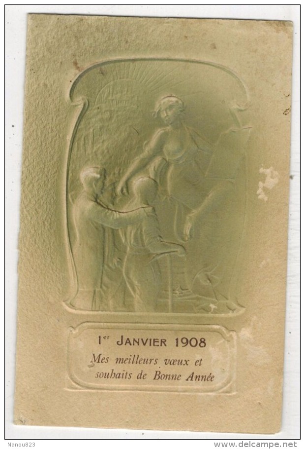 NICE RARE CALENDRIER GAUFRE RELIEF Année 1908 Maison MAUREL Jeune Décor Femme Dénudée Sein Nu - Petit Format : 1901-20