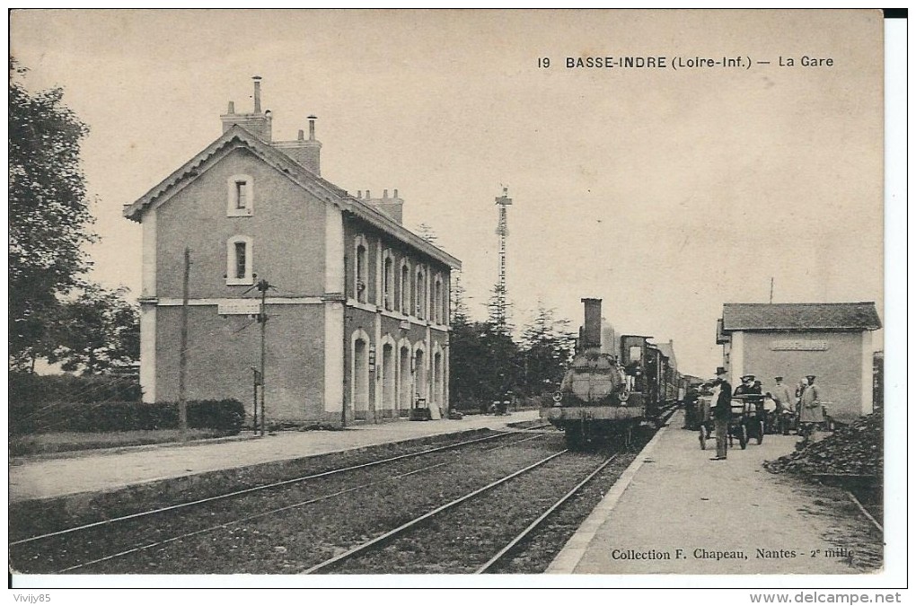 44 - BASSE  INDRE - Belle Vue Animée De La Gare ( Présence Du Train ) - Basse-Indre