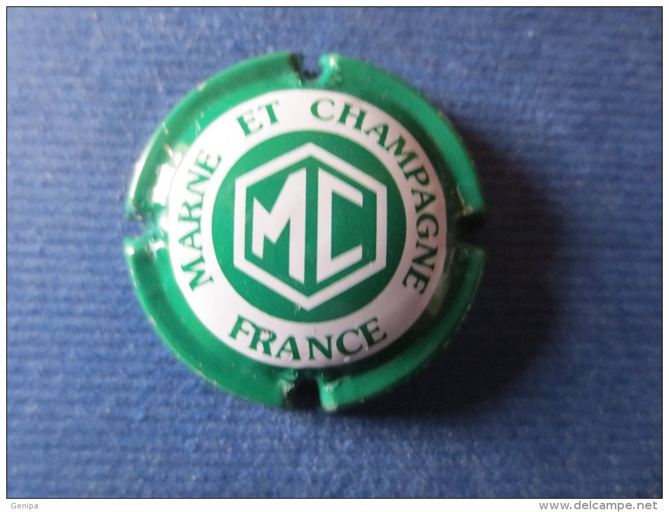 MARNE ET CHAMPAGNE Vert Vif Et Blanc - Marne Et Champagne