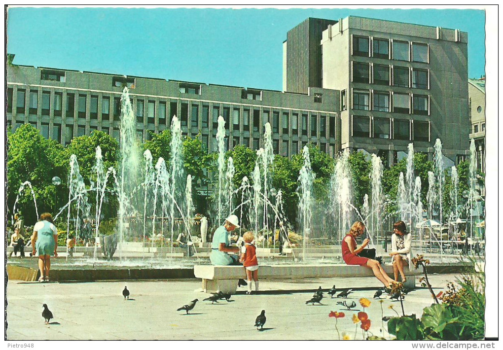 Stockholm (Stoccolma, Svezia) Kungstradgarden With Fountain - Svezia