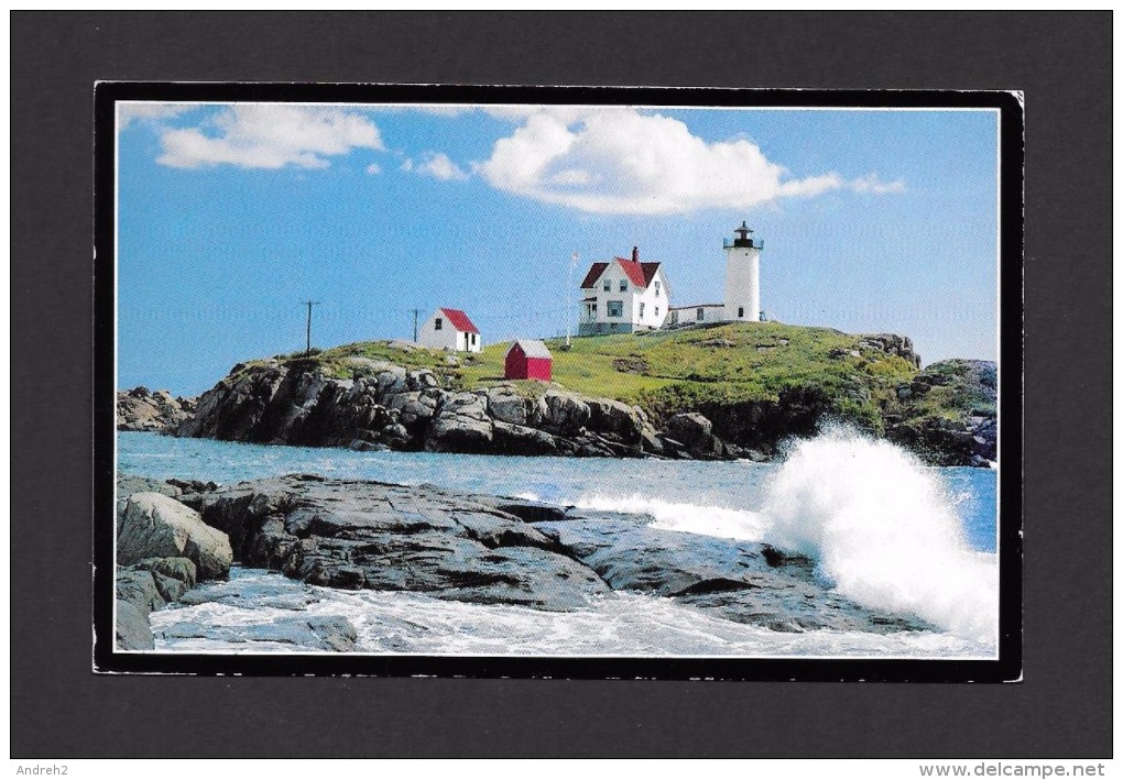 LIGHTHOUSES - PHARES - NUBBLE LIGHT YORK MAINE SURF BREAKING OVER THE ROCKS AT HIGH TIDE - PHOTO DICK SMITH - Lighthouses