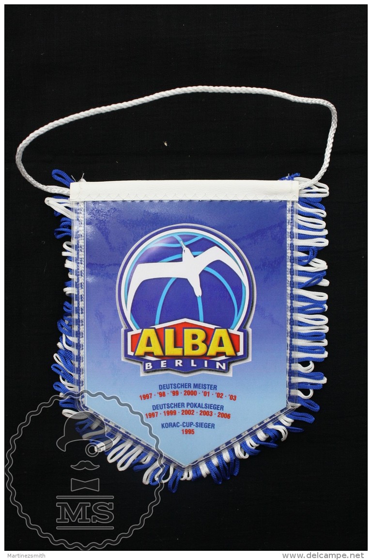 Sport Advertising German Basketball Team Alba Berlin Cloth & Paper Pennant/ Flag/ Fanion - Kleding, Souvenirs & Andere