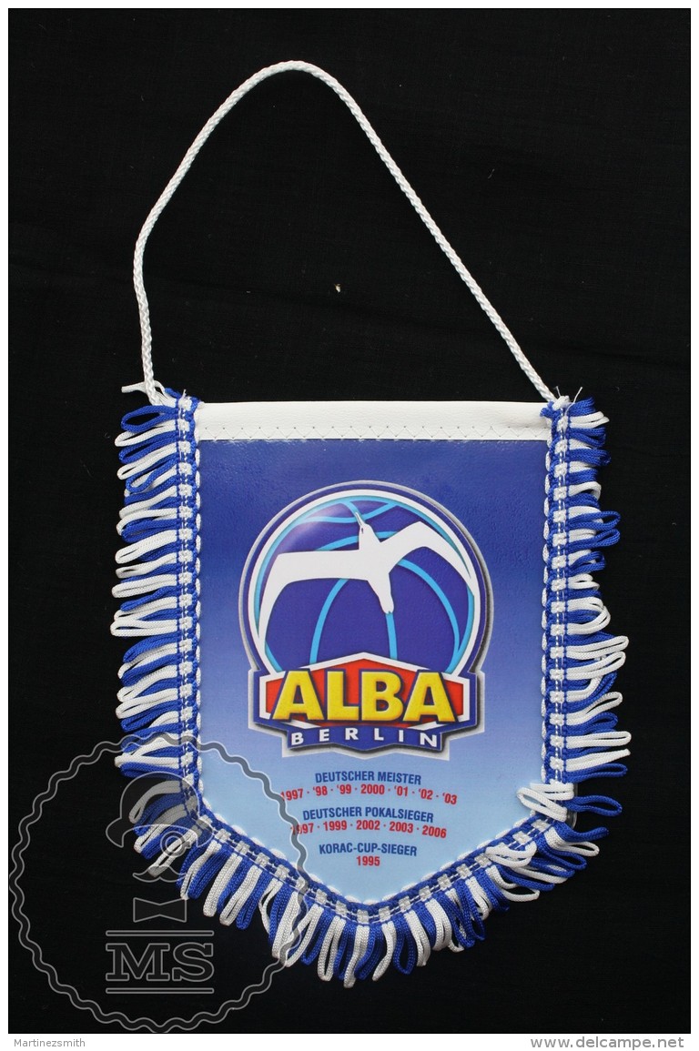 Sport Advertising German Basketball Team Alba Berlin Cloth & Paper Pennant/ Flag/ Fanion - Habillement, Souvenirs & Autres