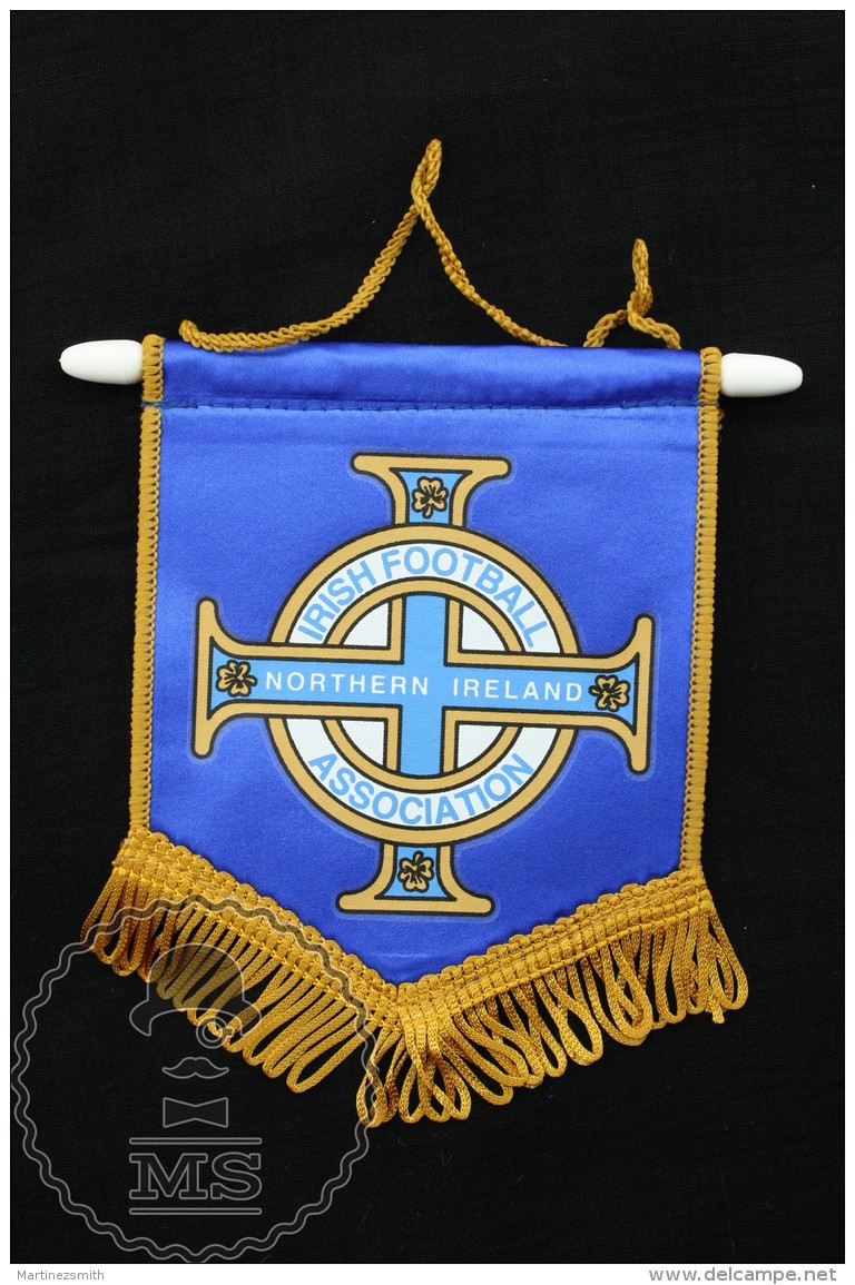 Sport Advertising Cloth Pennant/ Flag/ Fanion Of The Irish Football Association - Northern Ireland - Habillement, Souvenirs & Autres