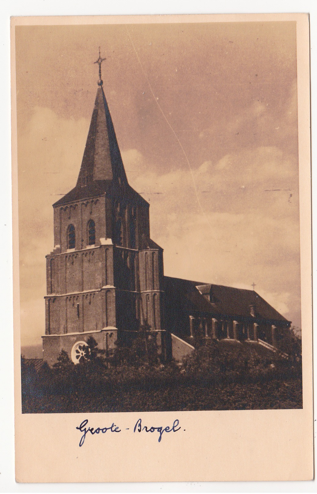 Grote Brogel: Sint Trudokerk. (fotokaart) - Peer