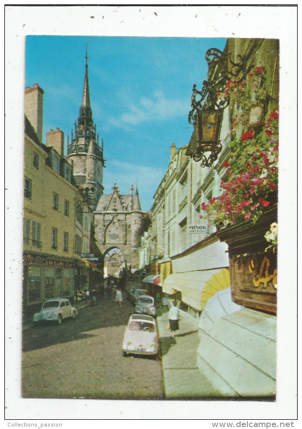 Cp , AUTOMOBILE , FIAT 500 ... , 89 , Auxerre , La Tour De L'horloge Ou Tour Gaillarde ,vierge , Les Ed. Nivernaises - Voitures De Tourisme