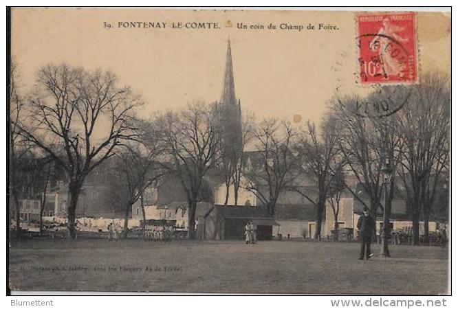 CPA Vendée Circulé Fontenay Le Comte - Fontenay Le Comte