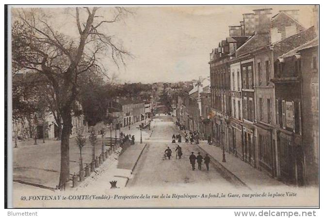 CPA Vendée Circulé Fontenay Le Comte - Fontenay Le Comte