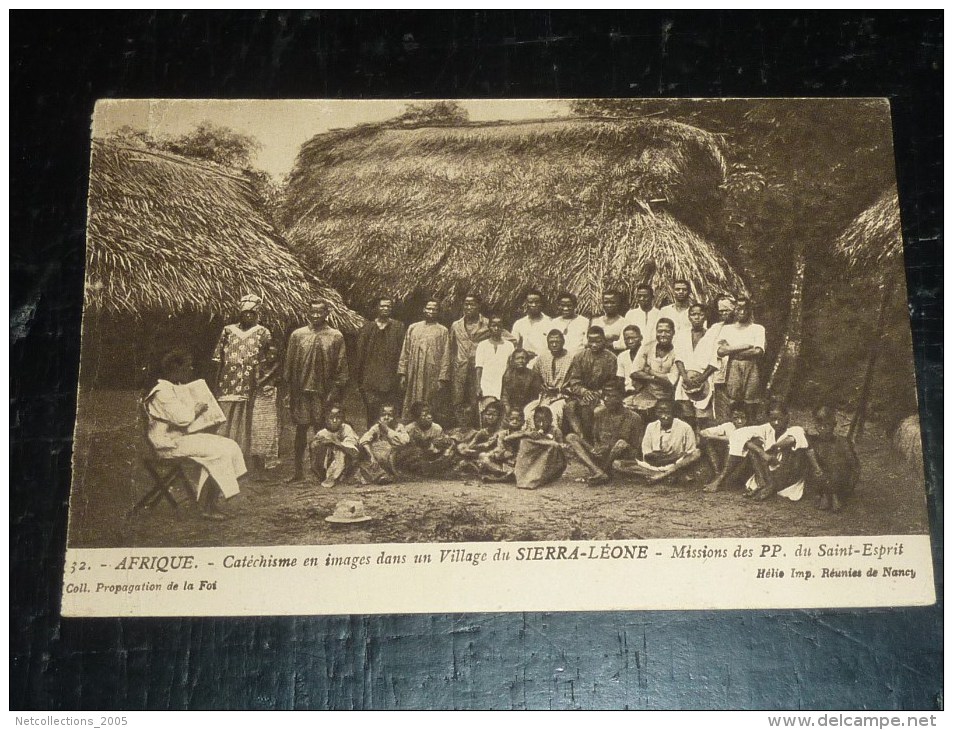 AFRIQUE -CATECHISME EN IMAGES DANS UN VILLAGE DU SIERRA-LEONE - MISSION DES PP DU SAINT-ESPRIT - AFRIQUE NOIRE DIVERS(R) - Sierra Leone