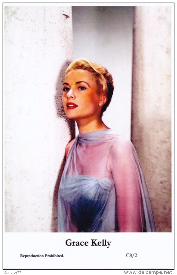 GRACE KELLY - Film Star Pin Up - Publisher Swiftsure Postcards 2000 - Entertainers