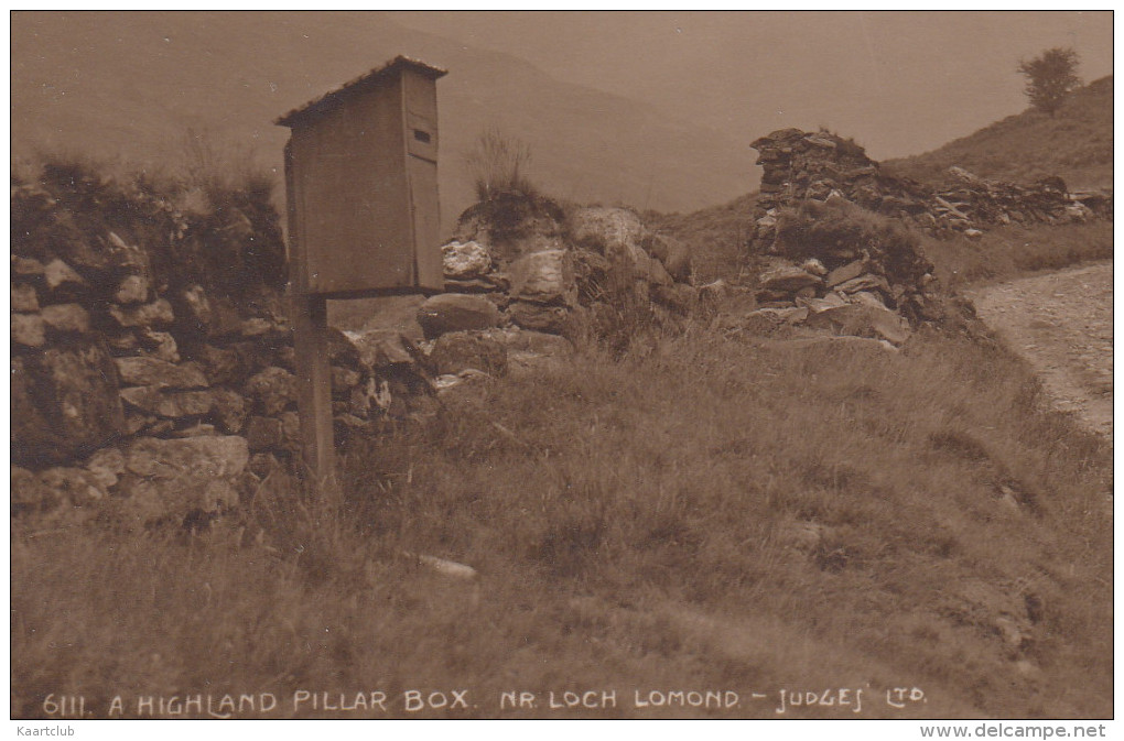 6111. A Highland Pillar Box  Nr.  Loch Lomond  - (Scotland) - Post