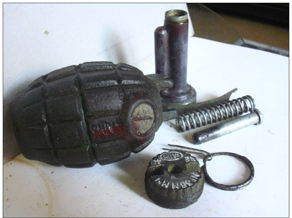 Grenade MILLS Modèle 36 ""COMPLETE ""100% D´origine"FOUILLE"EXCELLENT CONDITION "RELIC - Sammlerwaffen