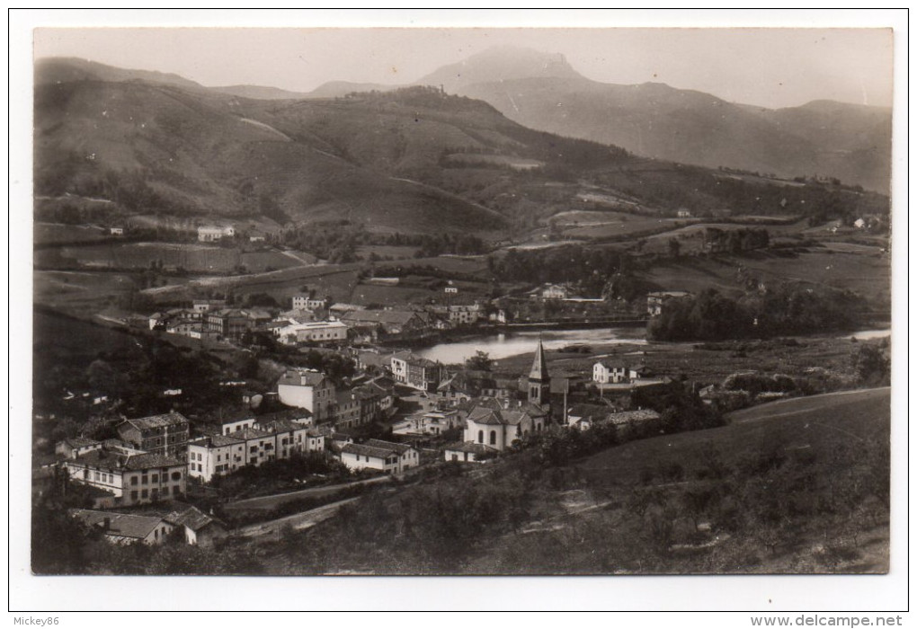 BEHOBIE--Vue Sur La Bidassoa Et L'Espagne ,cpsm 14 X 9 N°1542 éd Chez Simon--cachet "Pont International" - Béhobie