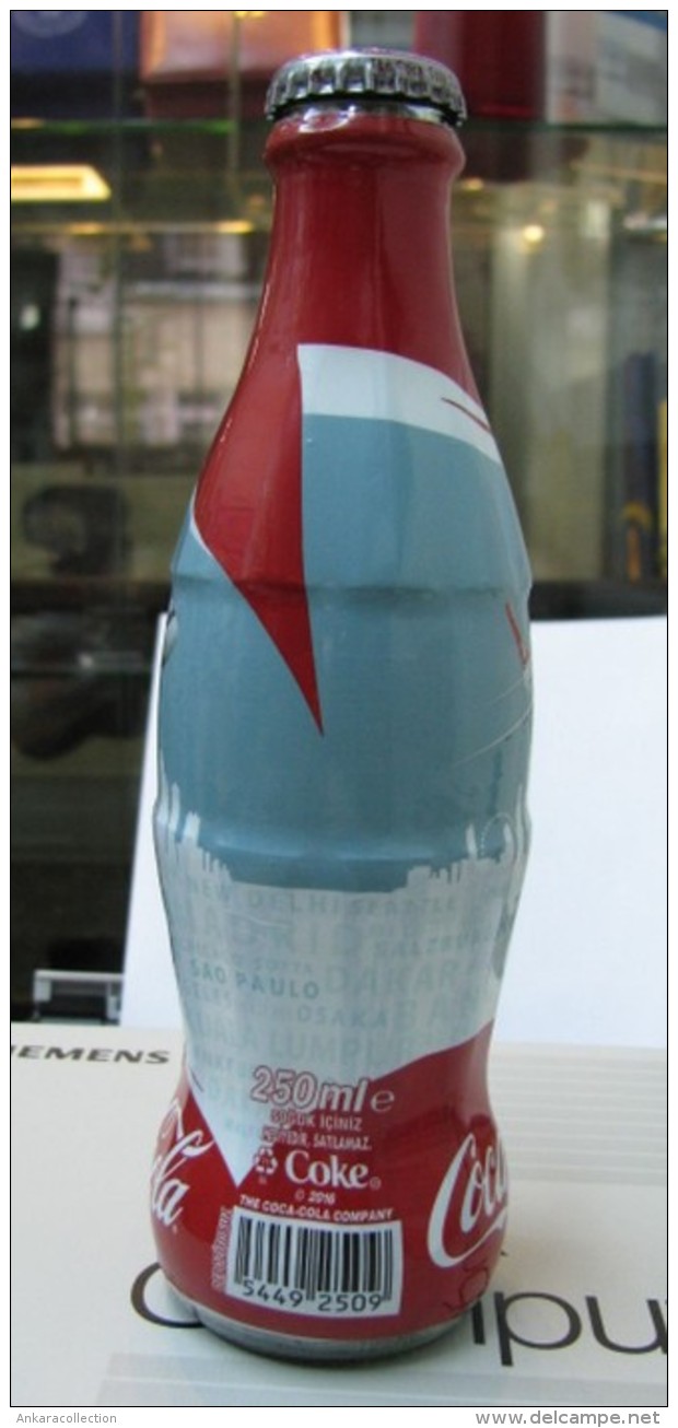 AC - TURKISH AIRLINES THY & COCA COLA ATLANTA USA SHRINK WRAPPED EMPTY GLASS BOTTLE LIMITED EDITION TURKEY - Bottiglie