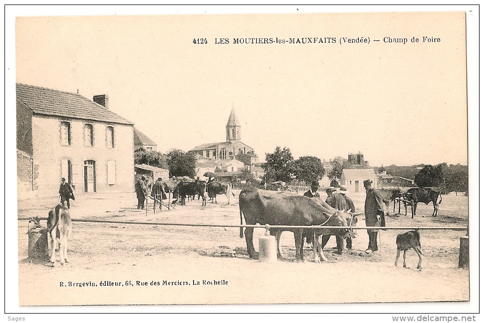 SUPERBE. LES MOUTIERS LES MAUXFAITS. Vendée. Marché Aux Bestiaux. CPA. Belle Animation. - Moutiers Les Mauxfaits