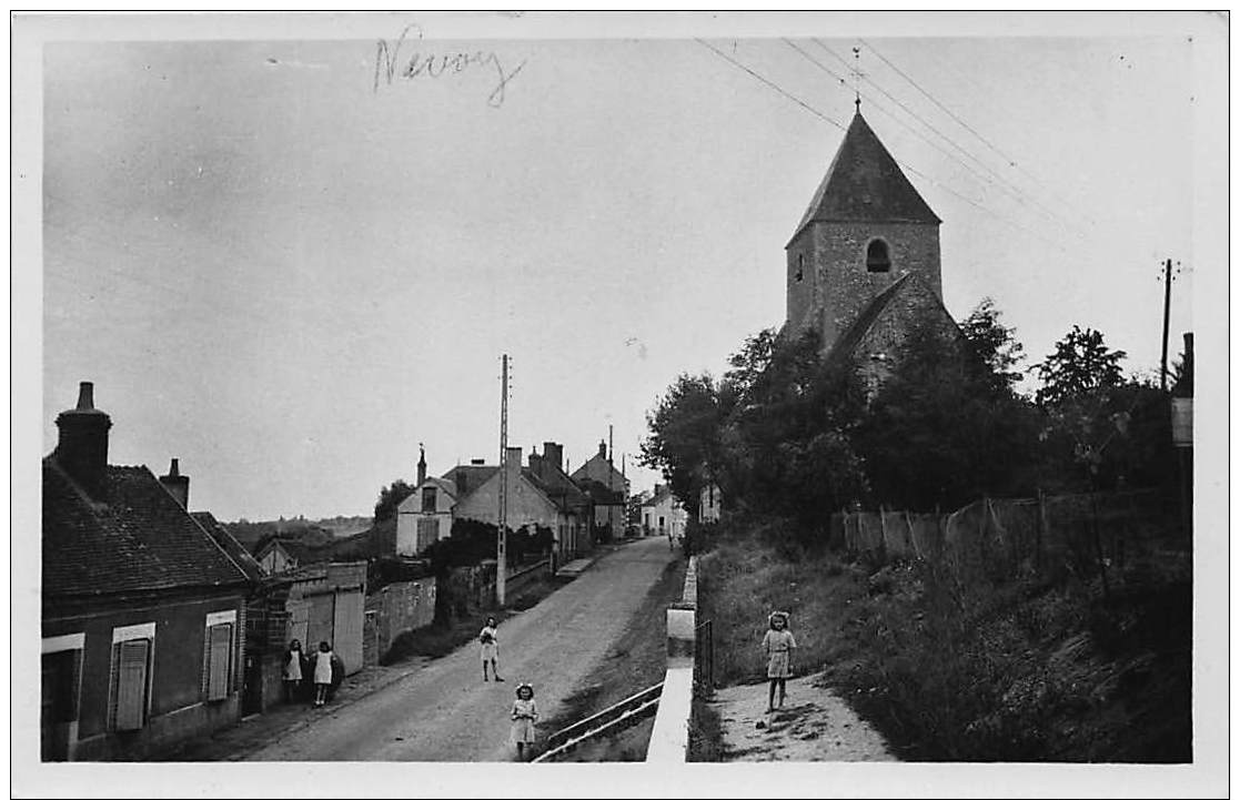 NEVOY . L ' EGLISE ET LA ROUTE DE GIEN .  PETIT FORMAT . - Other & Unclassified