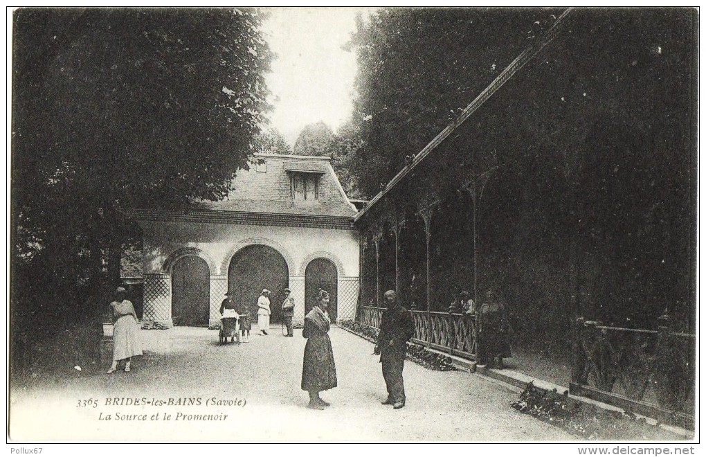 CPA DE BRIDES-LES-BAINS  (SAVOIE)  LA SOURCE ET LE PROMENOIR - Brides Les Bains