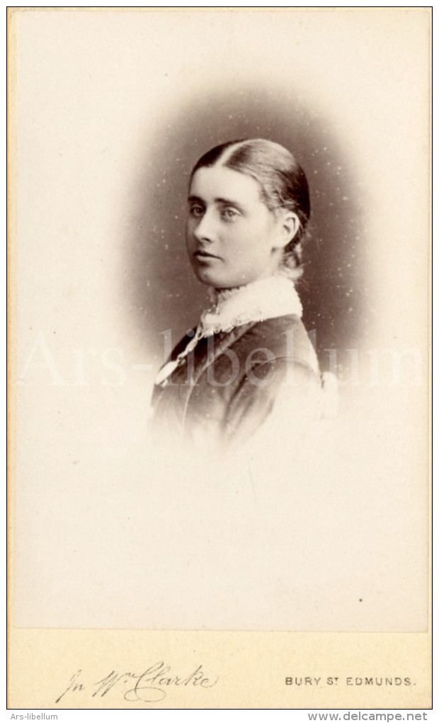 Photo-carte De Visite / CDV / Jeune Femme / Young Woman / Elegant / Photo J. W. Clarke / Bury St. Edmunds / England - Alte (vor 1900)